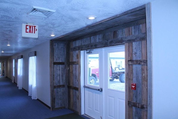 Interior - The BarnwooD Inn (Humansville)