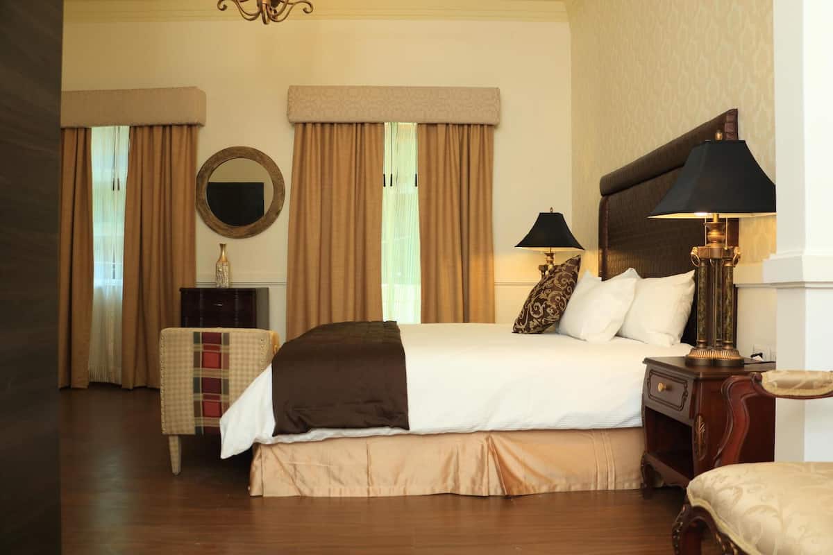 In-room safe, desk, iron/ironing board (on request), free WiFi