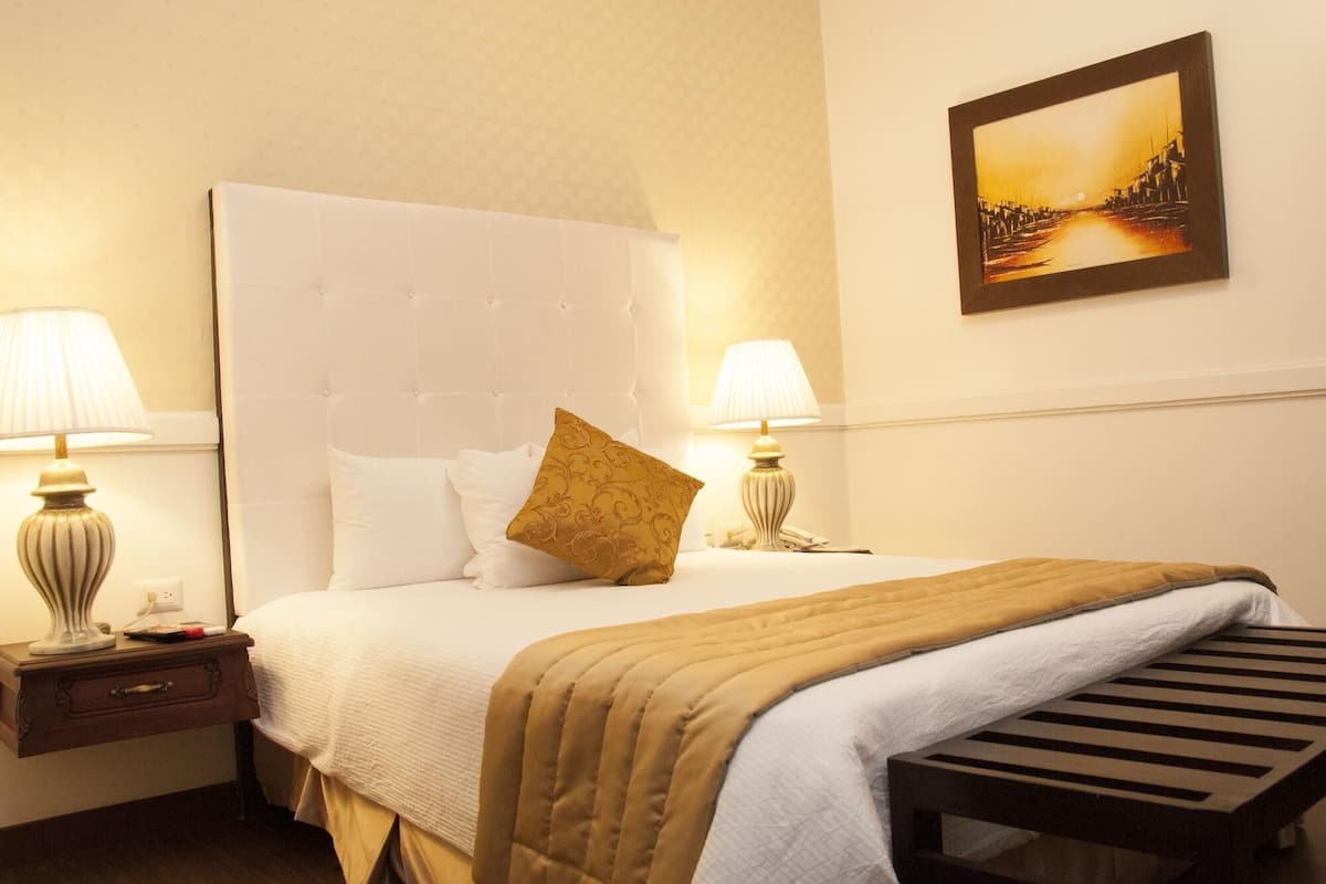 1 bedroom, in-room safe, individually decorated, desk