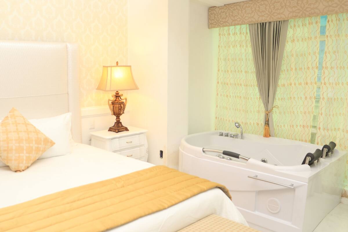 Deluxe Suite, 1 Bedroom, Hot Tub
