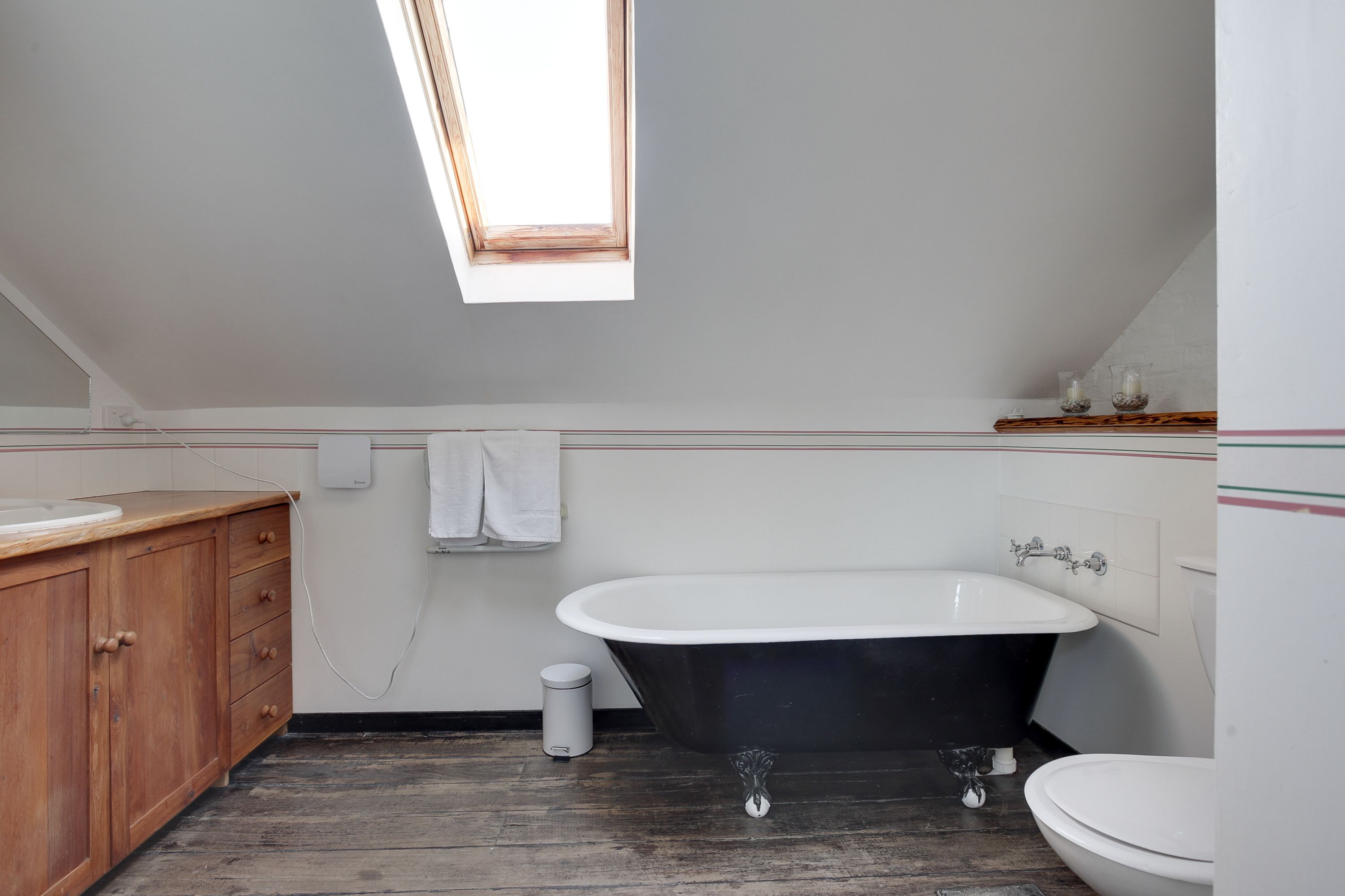 The Storekeepers House (1850) | Deep soaking bathtub