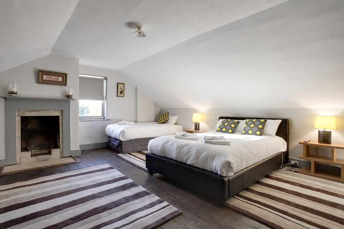 The Storekeepers House (1850) | Premium bedding, individually decorated, individually furnished