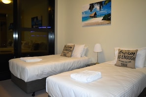 Standard Two Bedroom Apartment | Soundproofing, iron/ironing board, free WiFi, bed sheets - Melbourne Skyhigh Apartments (Melbourne)