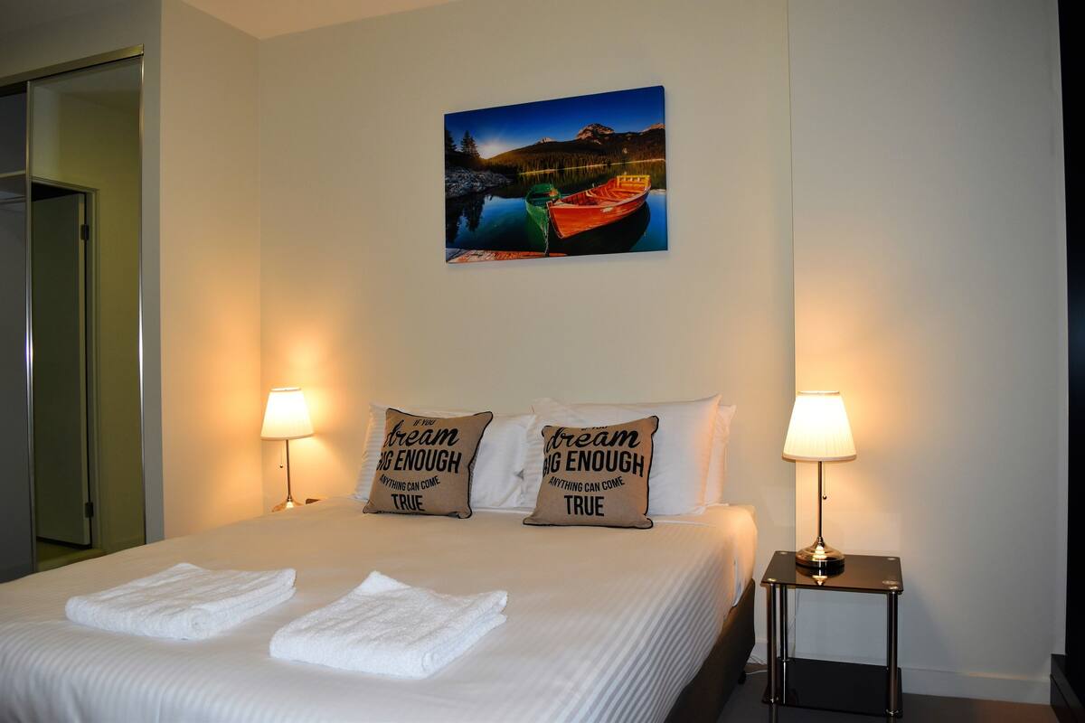 Soundproofing, iron/ironing board, WiFi (free), bed sheets