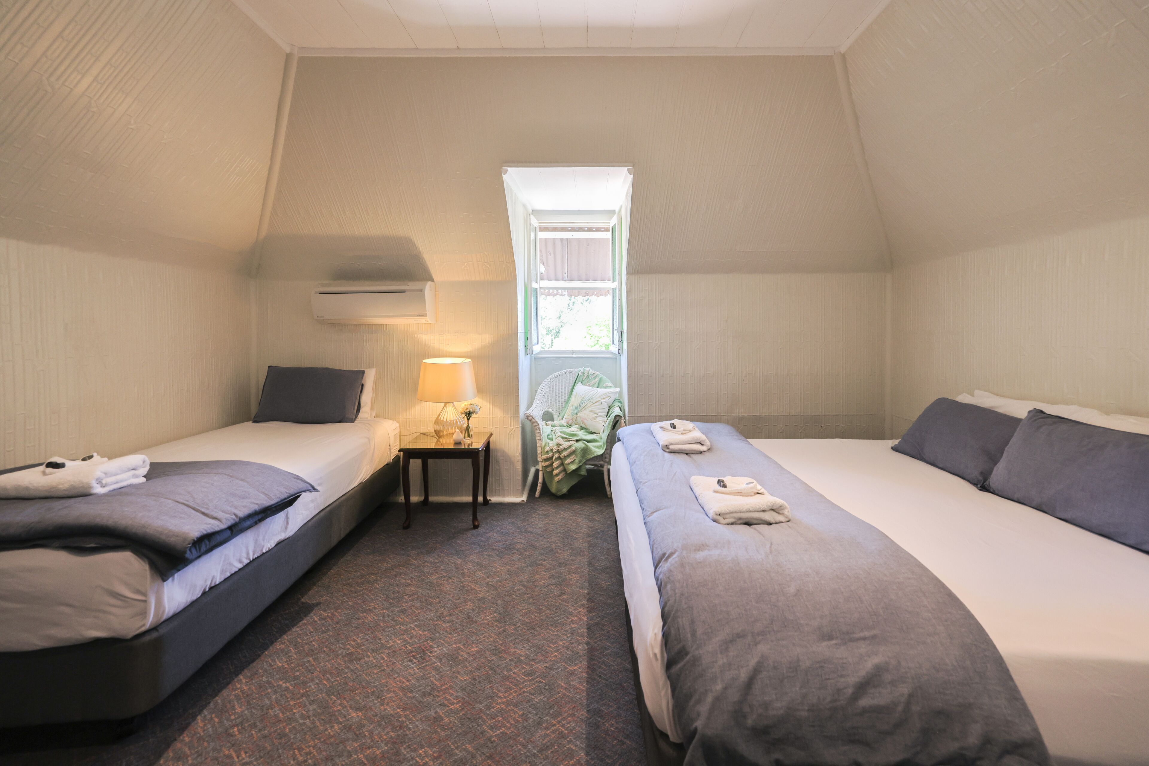 family room, ensuite | 1 bedroom, free wifi, bed sheets