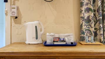 Superior Room, 1 Queen Bed, Ensuite | Free WiFi, bed sheets