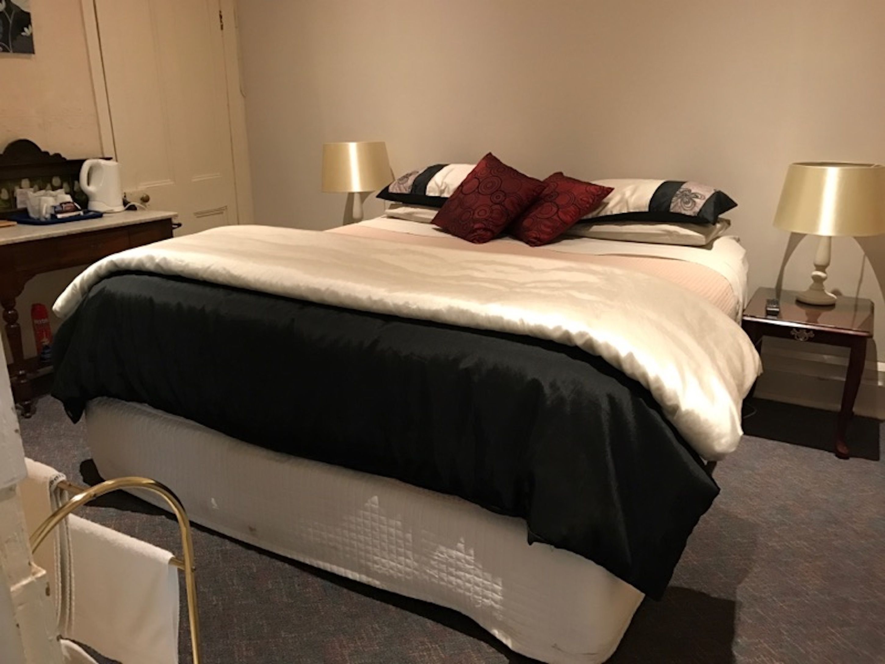 standard room, 1 single bed, shared bathroom | 1 bedroom, free wifi, bed sheets