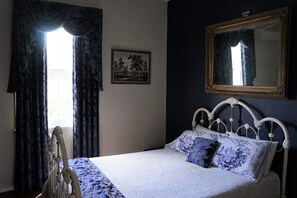 Standard Queen Room with Shared Bathroom - Wisemans Inn Hotel (Wisemans Ferry)