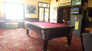 Billiards - Wisemans Inn Hotel (Wisemans Ferry)
