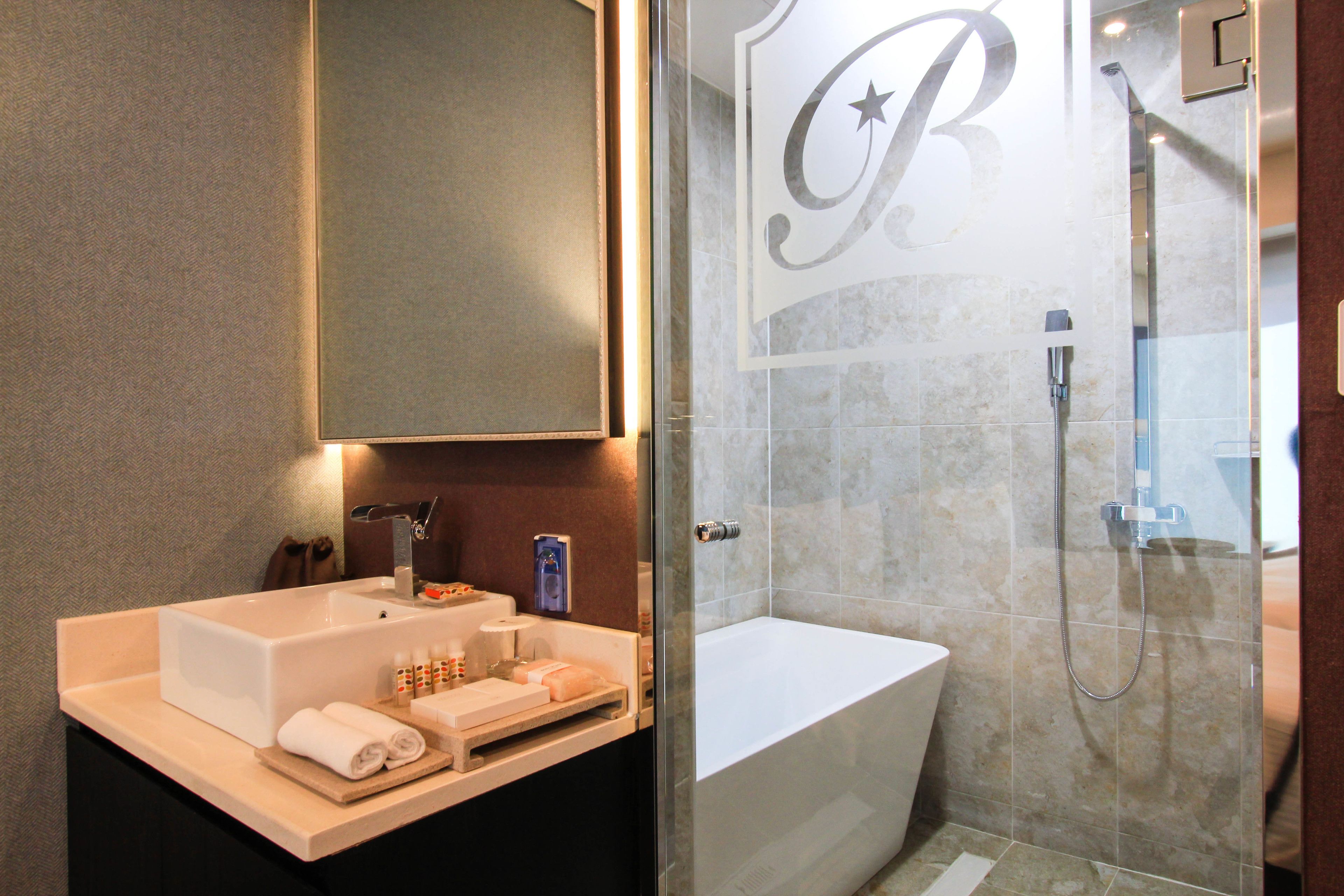 premium bedding, down duvets, desk, free wifi