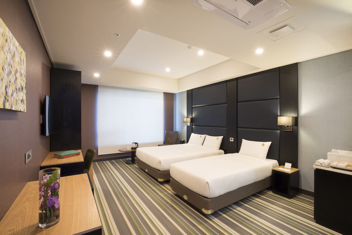 Family Twin Room (Free Sauna)