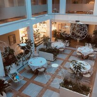 供应午餐、晚餐和早午餐，意大利菜