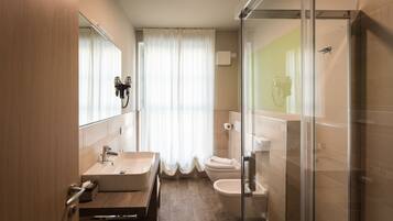 Deluxe-Doppel- oder -Zweibettzimmer | Minibar, Zimmersafe, Schreibtisch, kostenloses WLAN