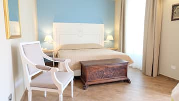 Minibar, coffres-forts dans les chambres, bureau, Wi-Fi gratuit