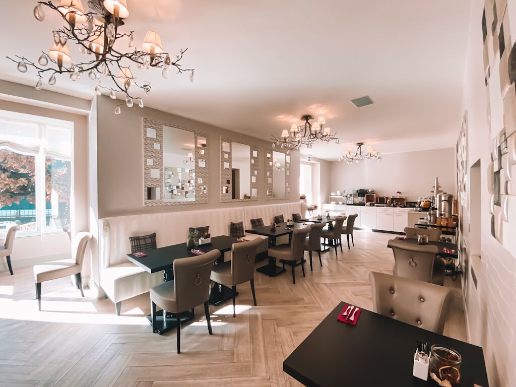 Päivittäinen buffetaamiainen (20 CHF per henkilö)