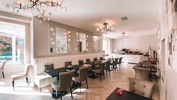 Daily buffet breakfast (CHF 20 per person)