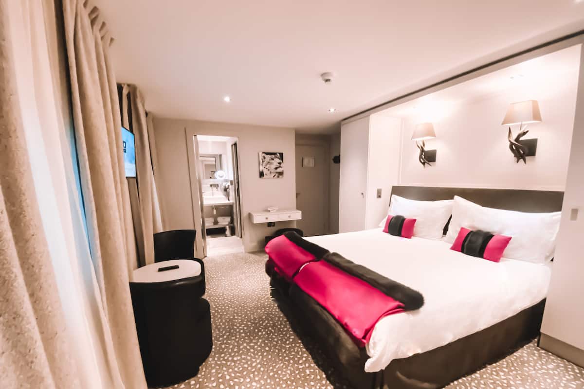 Familiekamer | 1 slaapkamer, luxe beddengoed, een gratis minibar, een kluis op de kamer