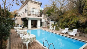 Seasonal outdoor pool