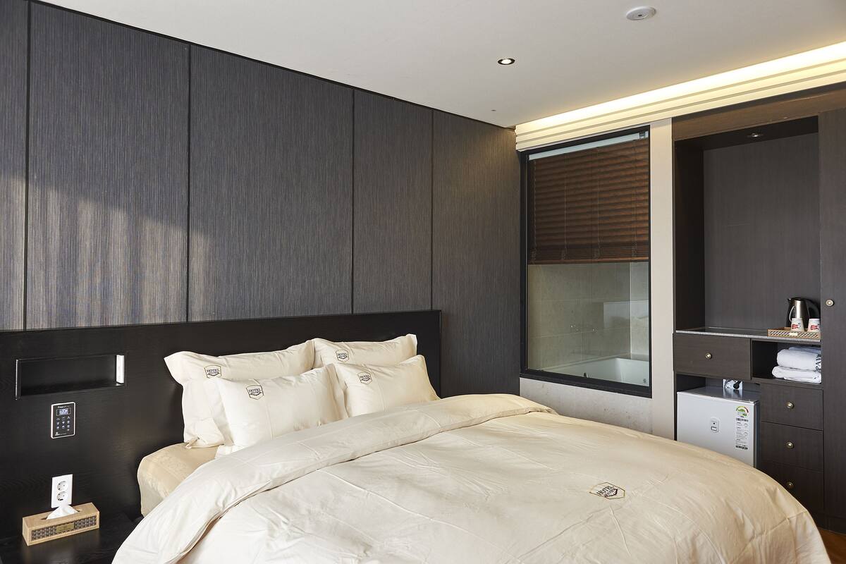 Premium bedding, individually decorated, desk, blackout curtains