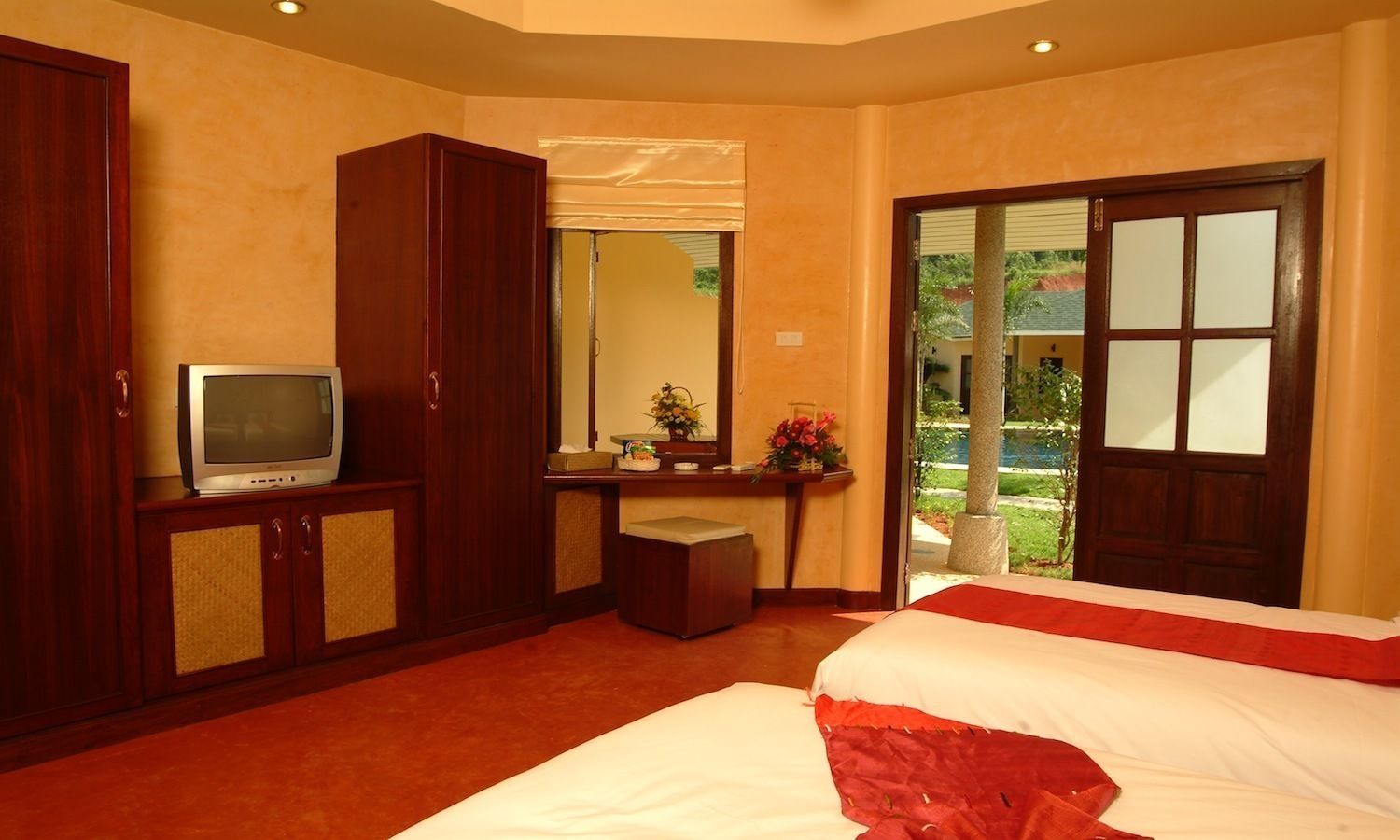 minibar, in-room safe, blackout curtains, rollaway beds