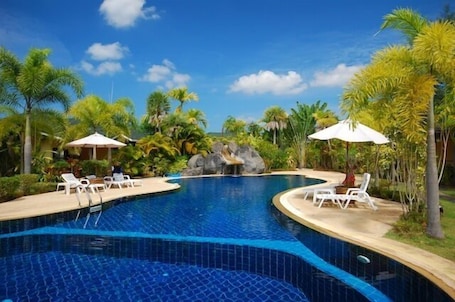 Outdoor pool. Palm Garden Resort Khaolak
