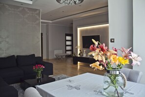 Departamento superior | Sala de estar | Televisión de pantalla plana 