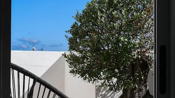 Apartament panoràmic | Cuina privada | Microones, placa de cuina i utensilis de cuina, vaixella i coberteria