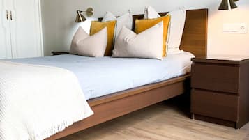 Deluxe appartement | Individueel gemeubileerd, een bureau, een laptopwerkplek