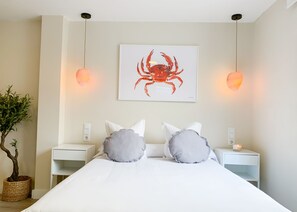 Panoramic-Apartment | Individuell eingerichtet, Schreibtisch, laptopgeeigneter Arbeitsplatz