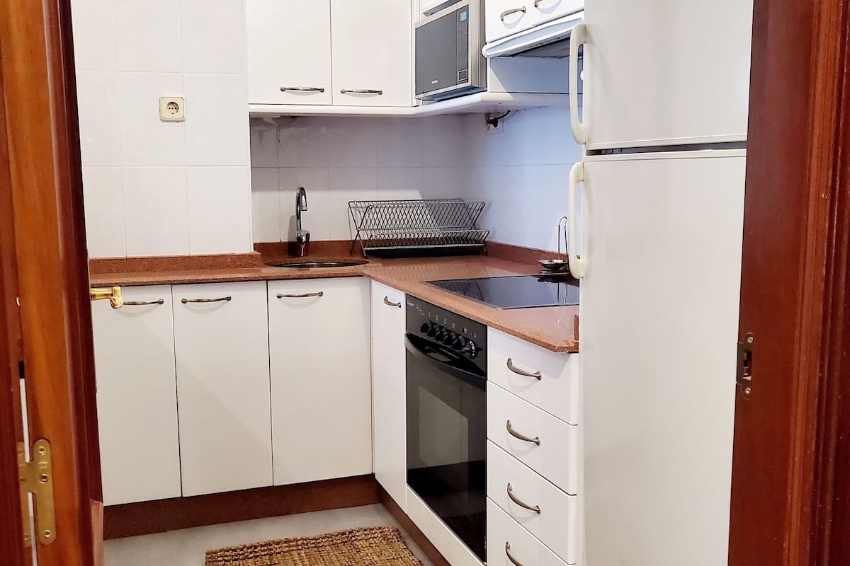 standard apartment | private kitchen | microwave, stovetop, cookware/dishes/utensils