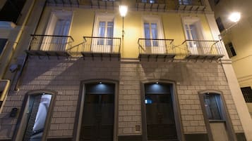 Façade de lâhĂ©bergement - soirĂ©e/nuit