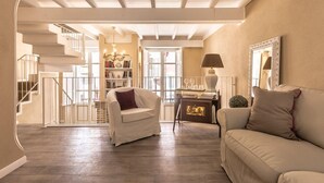Comfort Suite, 1 Bedroom, Balcony | Living area | LCD TV - Palazzo Dessy (Cagliari)