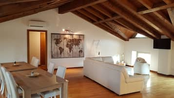 Coin salon dans le hall
