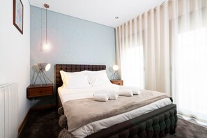 Literie de qualité supérieure, matelas mémoire de forme, minibar