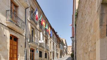 Bagian depan properti