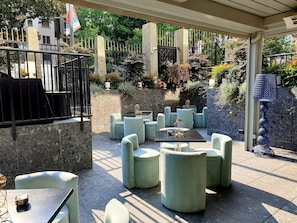 บริการอาหารกลางวันและอาหารเย็น, อาหารนานาชาติ