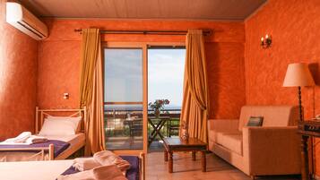 Grand Studio, Sea View | In-room safe, laptop workspace, soundproofing, iron/ironing board