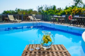 Seasonal outdoor pool, pool umbrellas, pool loungers - Erodios Sea View Residences (Lesvos)