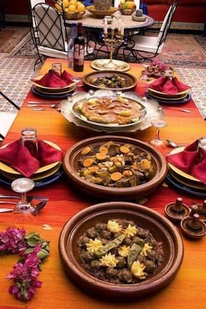 Breakfast, lunch and dinner served - Riad Maryam (Taroudant)