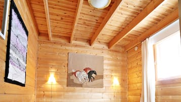 Villa, 4 camere da letto, sauna, vista fiume | 1 camera, una scrivania, ferro/asse da stiro