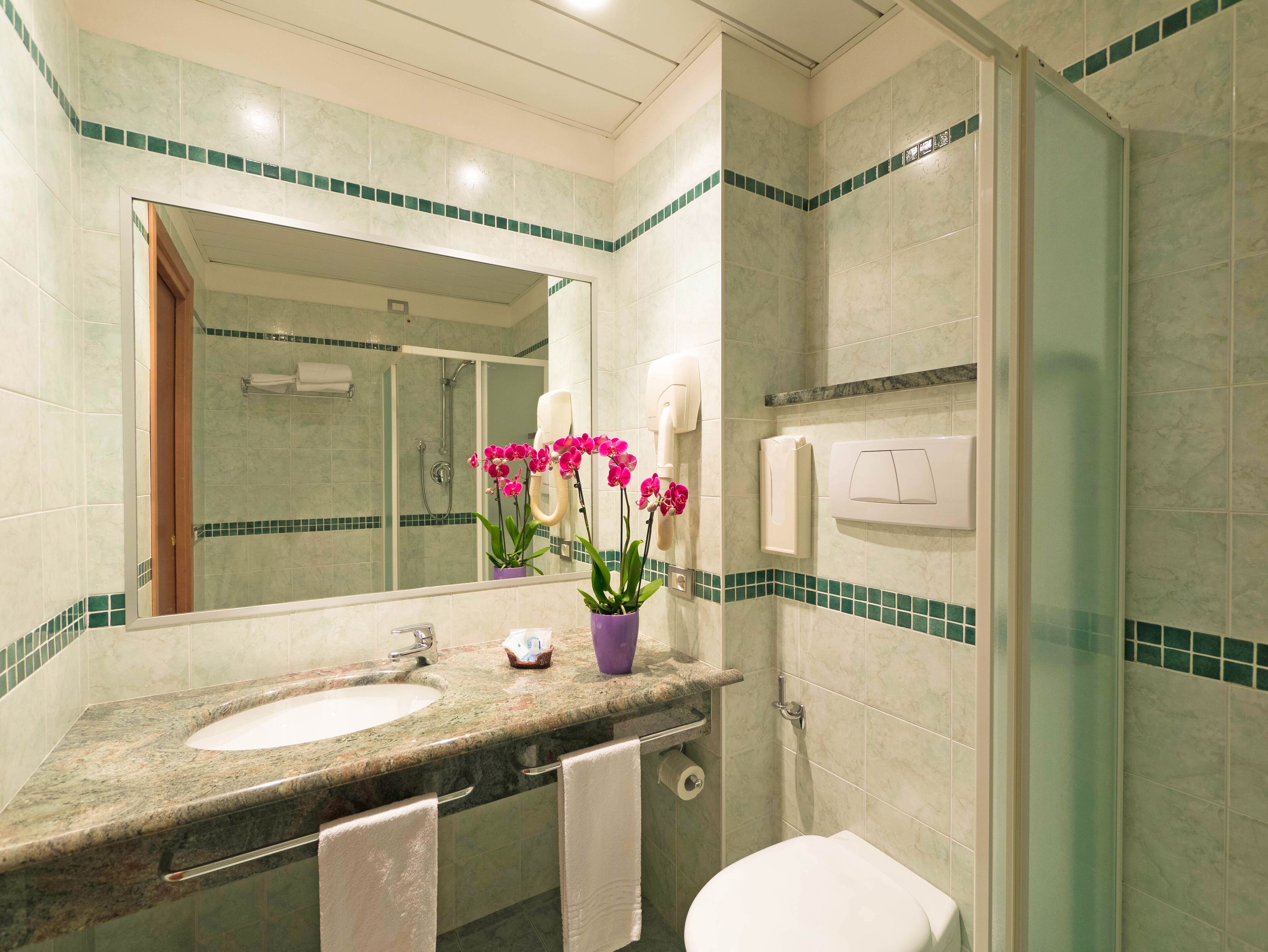 panoramic triple room, balcony, oceanfront | bathroom | shower, free toiletries, hair dryer, bidet