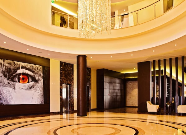 Lobby - DoubleTree by Hilton Nairobi Hurlingham (Nairobi)