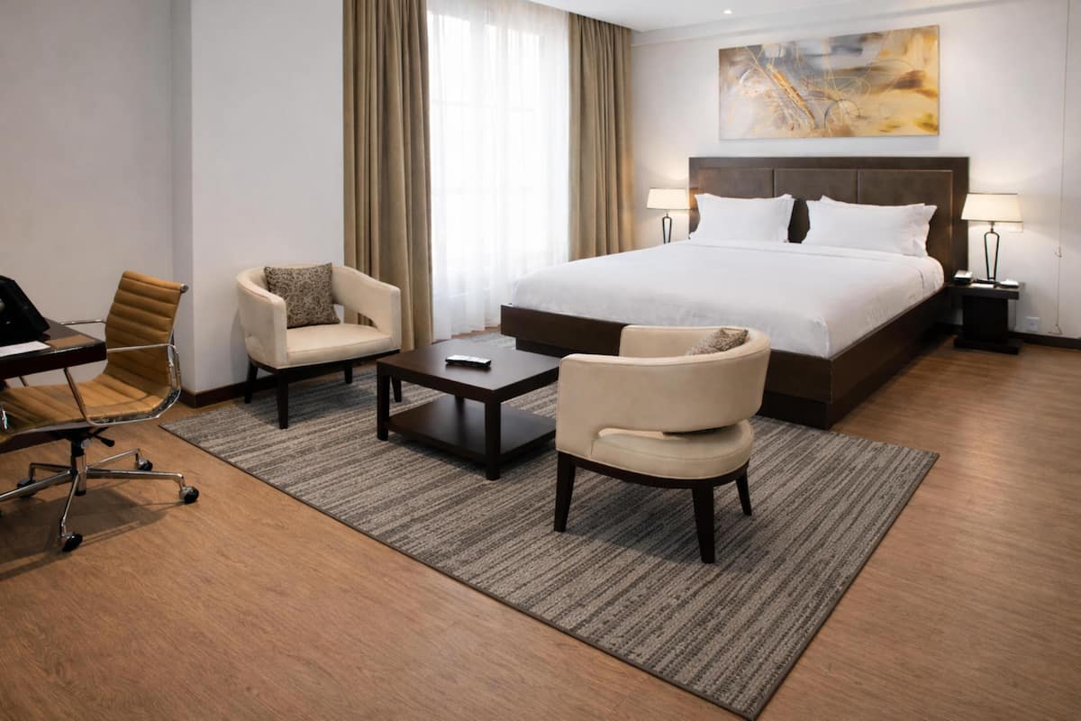 Hypo-allergenic bedding, in-room safe, desk, laptop workspace