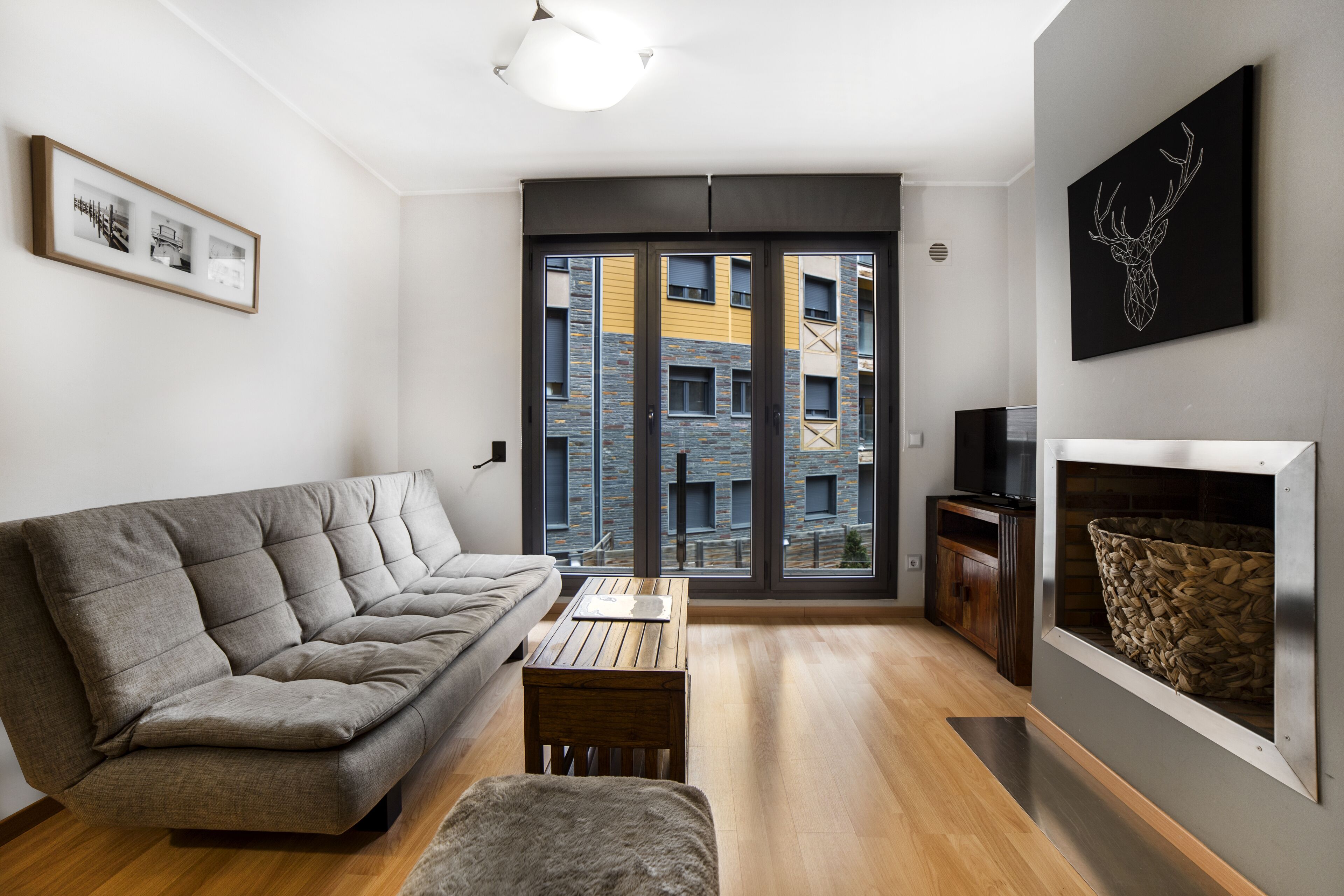 公寓, 2 間臥室 | 客廳 | 32-吋平面電視、有線頻道、電視