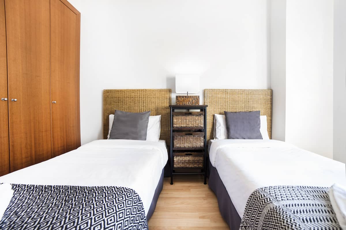 Apartemen, 3 kamar tidur, pemandangan gunung | Seprai premium, tirai kedap cahaya, dan kedap suara