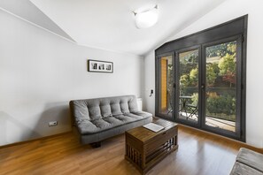 Apartment, 3 Schlafzimmer, Bergblick | Wohnbereich