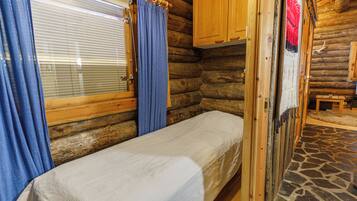 Cottage, 2 camere da letto, vista spiaggia | 1 camera, una scrivania, ferro/asse da stiro