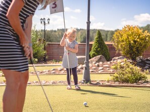 Mini-golf - Björkbackens Stugby - Campground (Vimmerby)