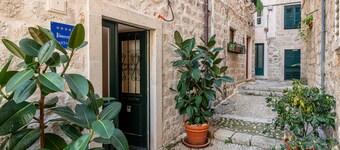 Villa Mirabilis, stunning superior villa, Dubrovnik Old Town