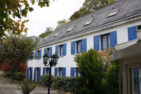 Hotel Le Castel Fleuri - Chambray-lès-Tours